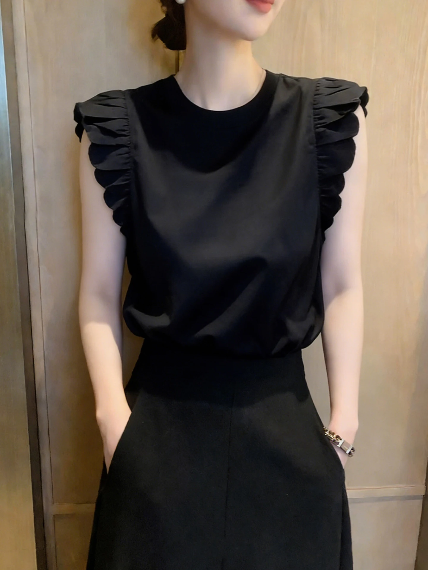 

Unique Design Fly Sleeve Vest Summer Slim Pure Color Commute Overhead Shirt Korean Style Straight Cut Silken Top Women's Fashion
