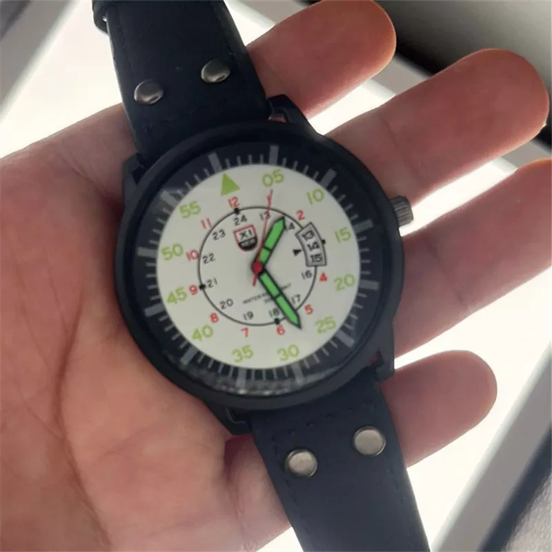 XINEW-Reloj de pulsera deportivo para Hombre, cronógrafo de cuarzo, con correa de cuero, sencillo, con fecha, a la moda, 2024