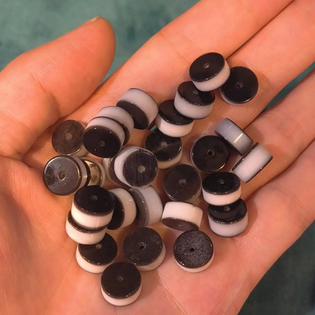 100pcs/lot natural boutique old agate beads wholesale black white weathered pattern West Asia Sliced beads accessories diy