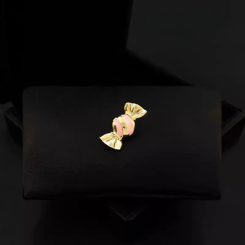 

Candy Brooch for Women Suit Pink Cartoon Sweet Collar Pin Clothing Accessories Sweater Small Corsage Buckle Golden Jewelry 5915