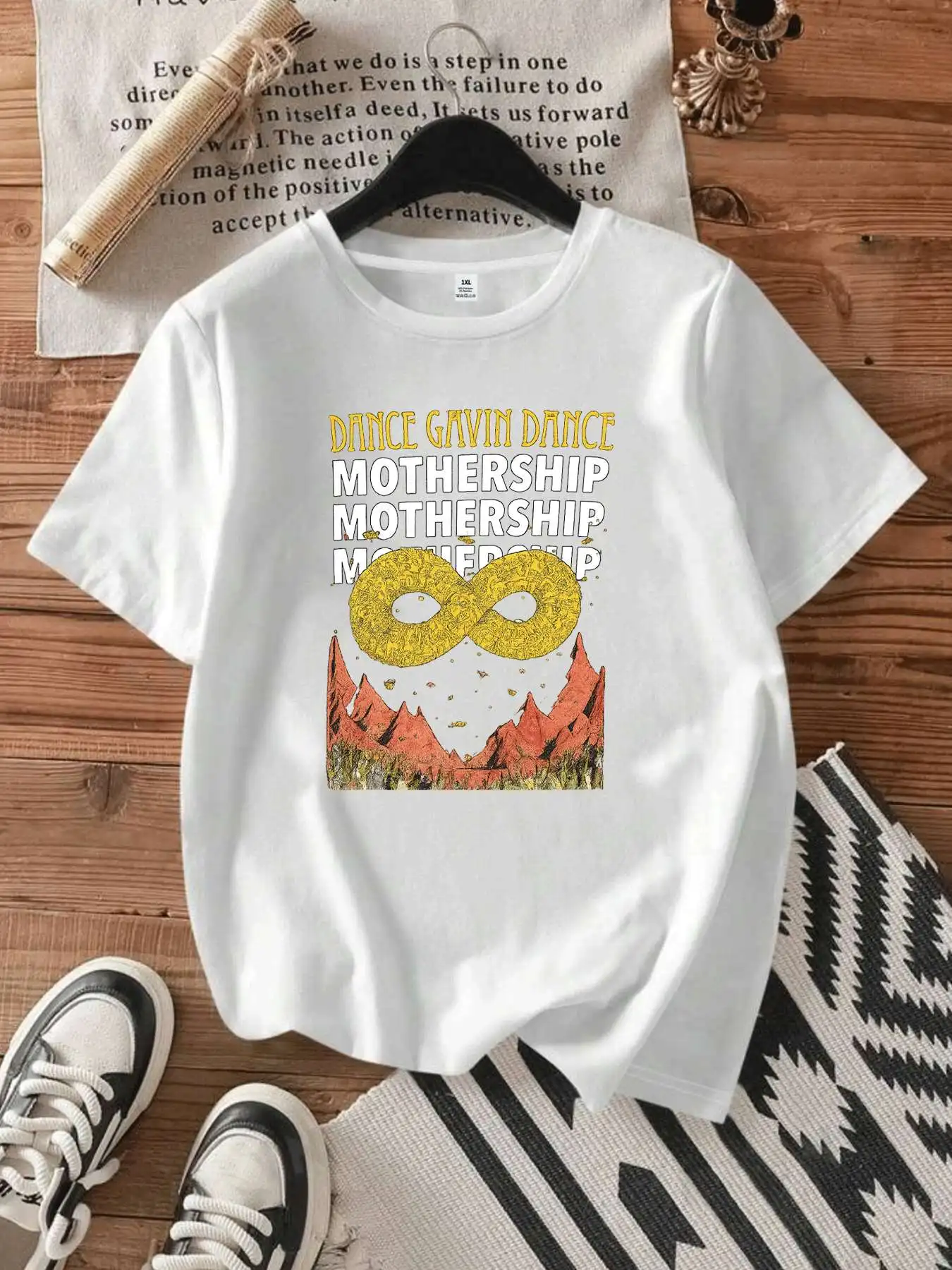 

【1142060】Женская футболка больших размеров с круглым вырезом и короткими рукавами, эластичными полурукавами и модными принтами