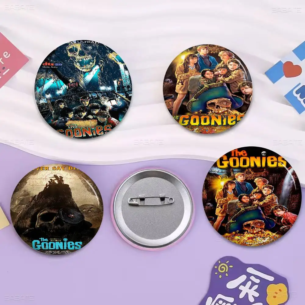 

Goonies Movie Art 58mm Cute Anime Figure Icon Badge Handmade Tinplate Brooch for Backpack Clothes Chest Ornament Gifts