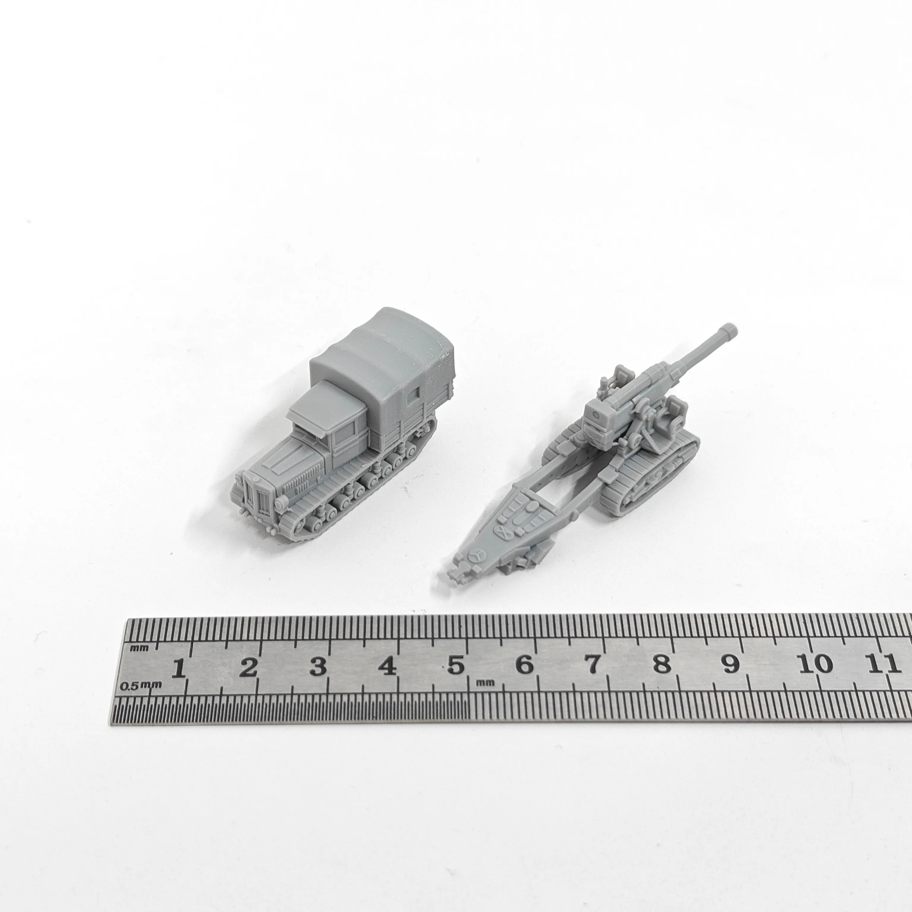 

Артиллерийский трактор Komintern в масштабе 1/144 и M1931 B-4, гаубица 203 мм. Наборы моделей.