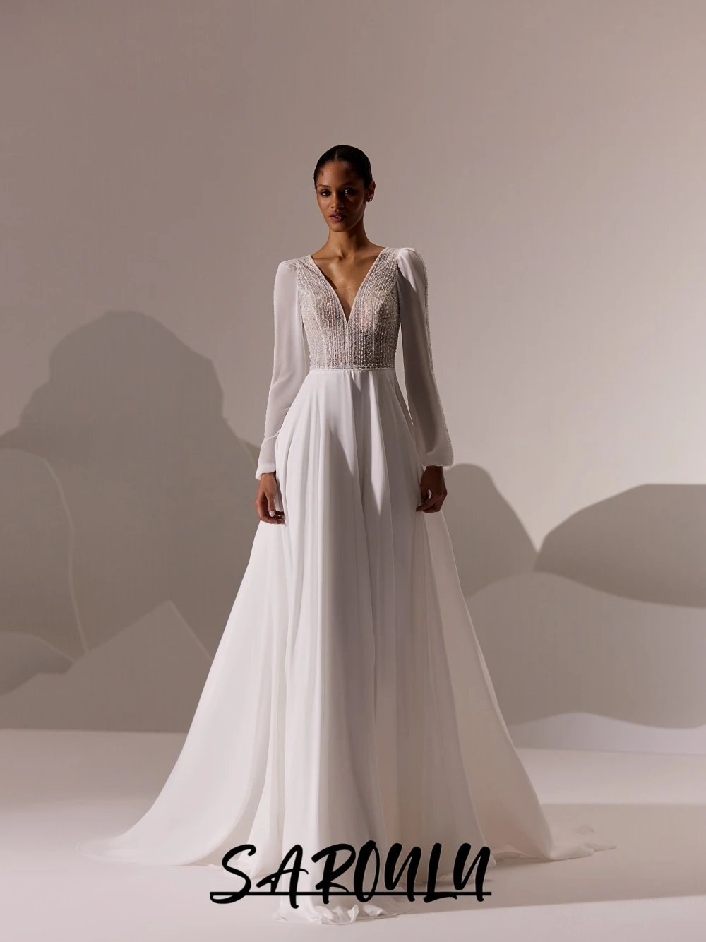 

Delicate Beading Flowy Chiffon Wedding Dress For Women Buttons Back Chic Shiny A Line Bride Wear Customized No Veil Long Sleeves
