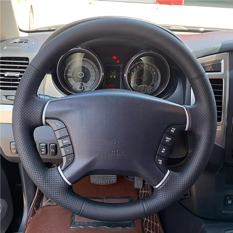For Hand-sewn steering wheel cover, Mitsubishi Pajero custom-made, hand-stitched protective wear-resistant cover.