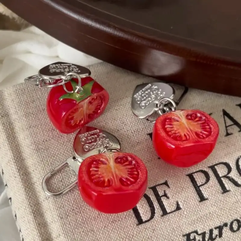 1/3 Stück 3D Halbgeschnittener Tomaten-Schlüsselanhänger aus Kunststoff, Niedlicher Anhänger für Handyhülle/Tasche, Ideales Geburtstagsgeschenk für Frauen und Mädchen – Detail 1