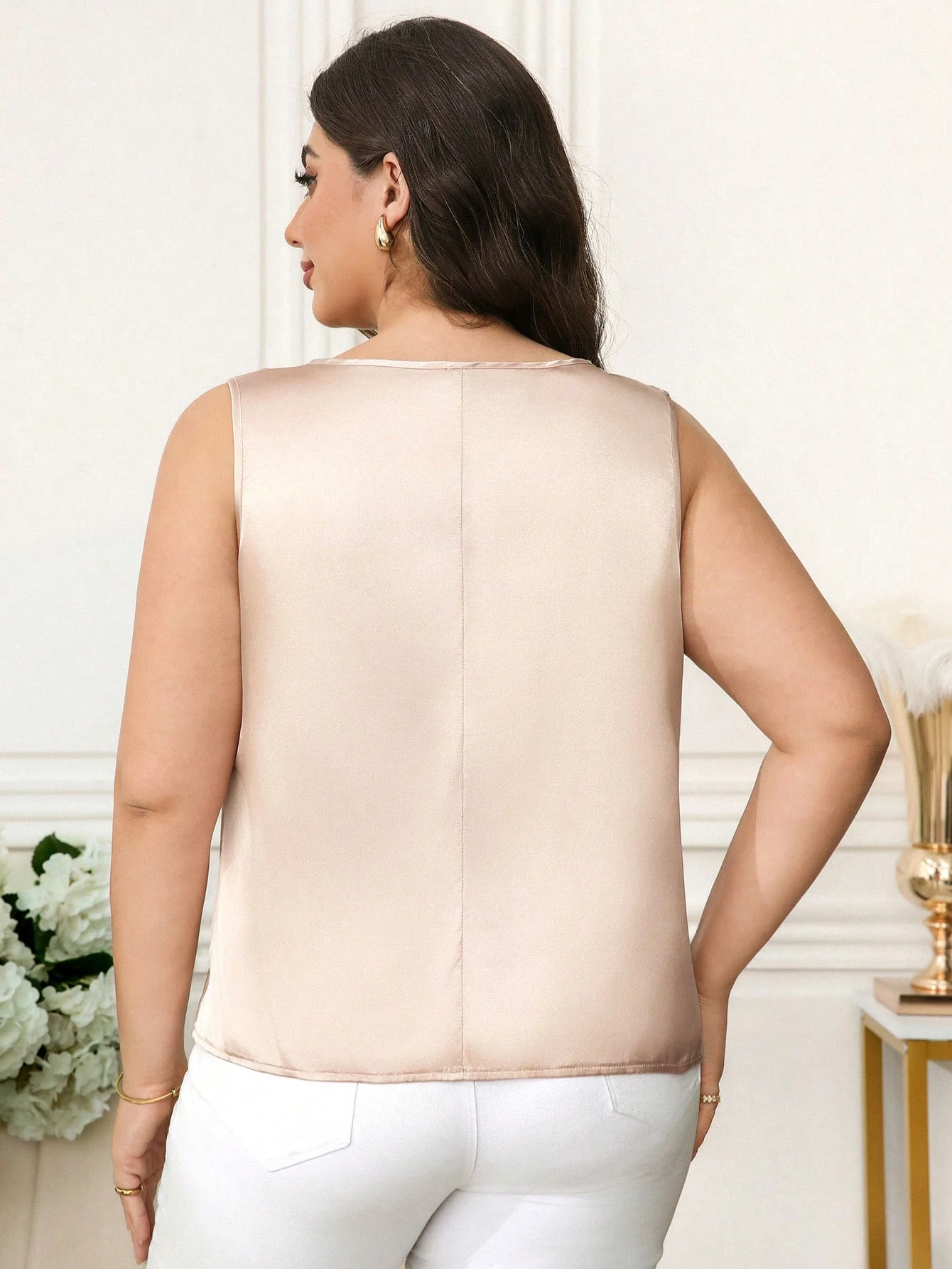 

Элегантный женский топ больших размеров без рукавов с кружевными вставками для дома и отдыха