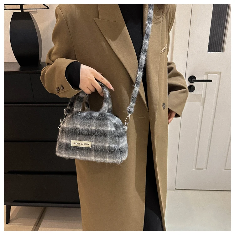 Stylish Retro Plush Plaid Women's Crossbody Shoulder Bag