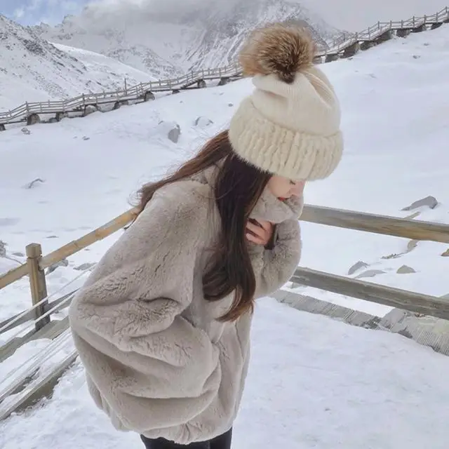 Fury Fur Coat for Women in the Autumn and Winter of 2025 New Small and Fragrant Style Furry Top Solid Color Top Warm and Versati