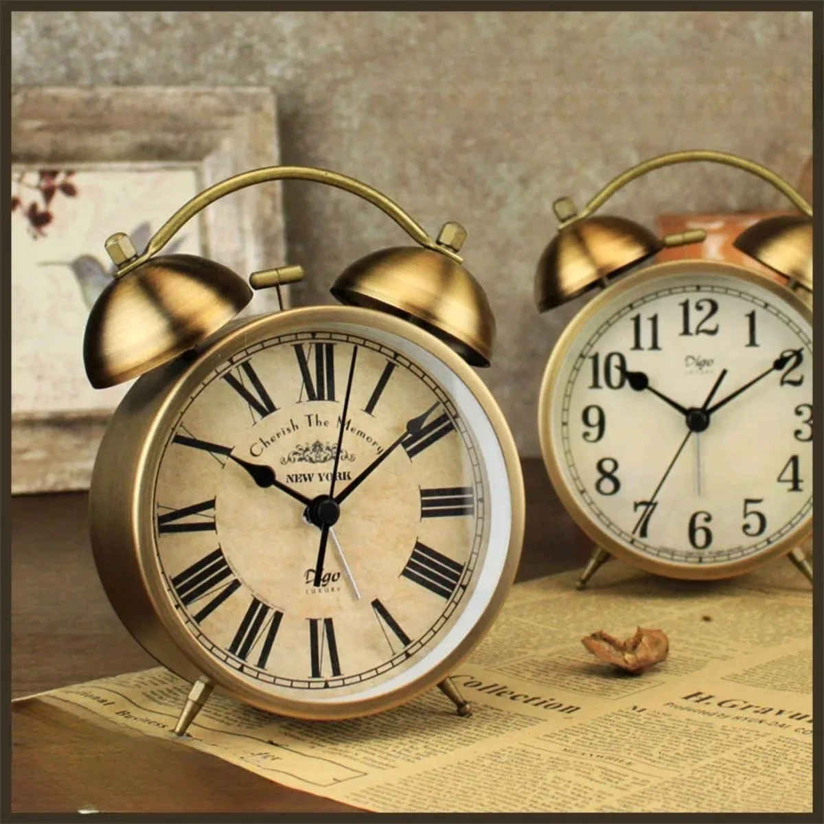 Loud Twin Bell Alarm Clock Analog Metal Retro Desk Clock 4 Inch Battery Powered Silent Movement Easy Read Bedside Bedroom
