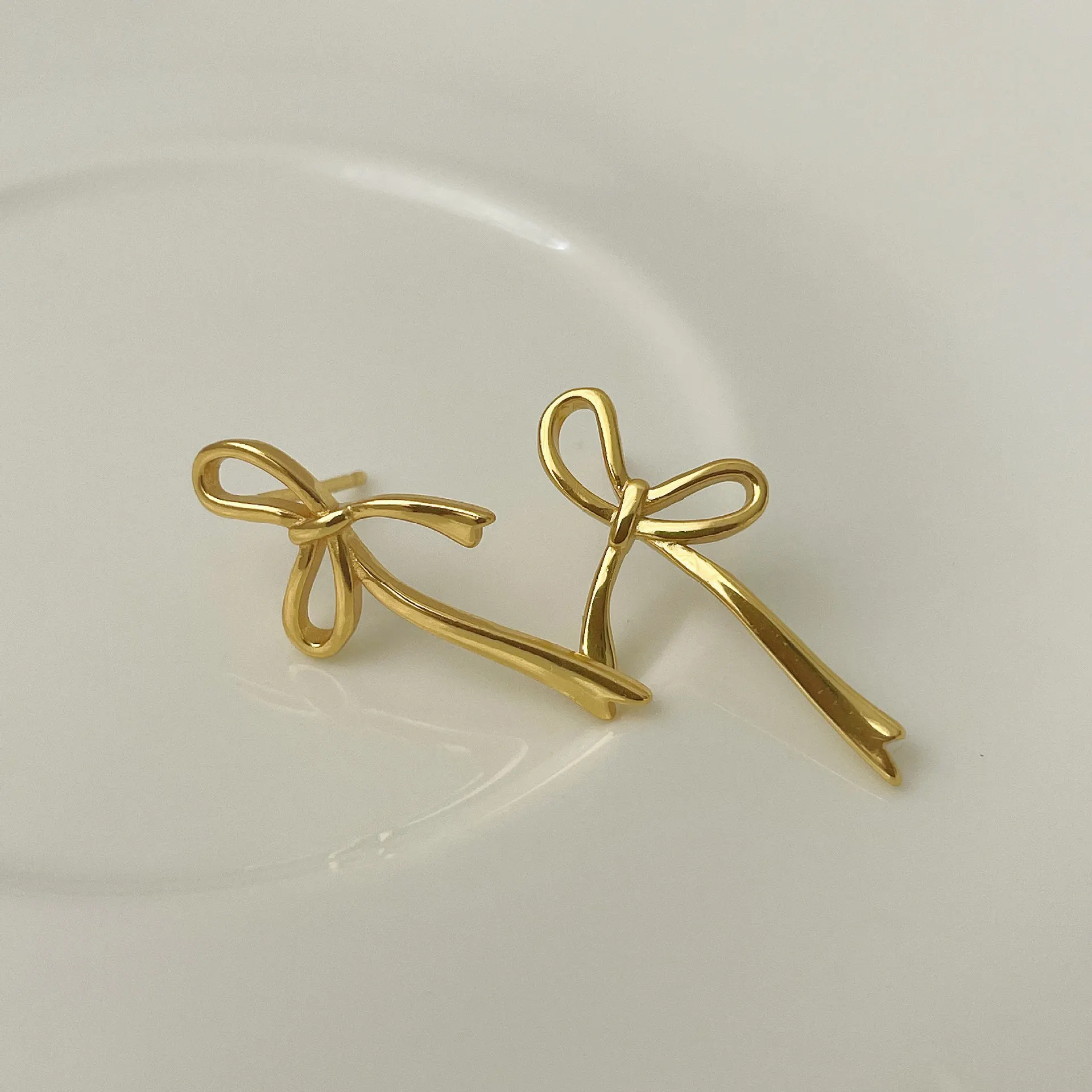 Korean 18K Gold Plated Bow Knot Metal Earrings Women's Simple Elegant and Gentle Ladies Kpop Accessories