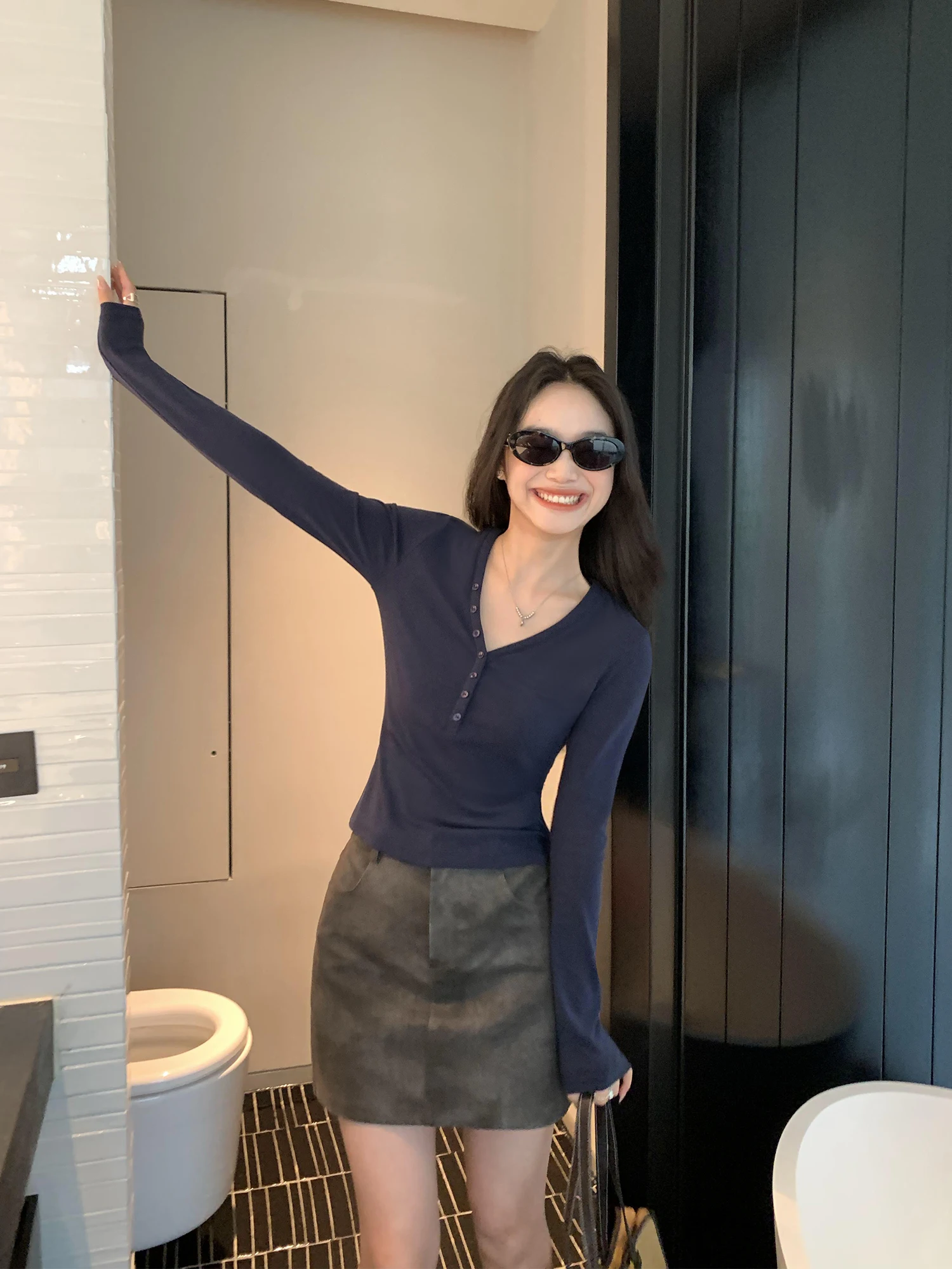 

Pusumede Winter Academy Bla V-Ne трикотажная длинная футболка Sve женская облегающая дизайнерская верхняя часть из смеси хлопка и полиэстера