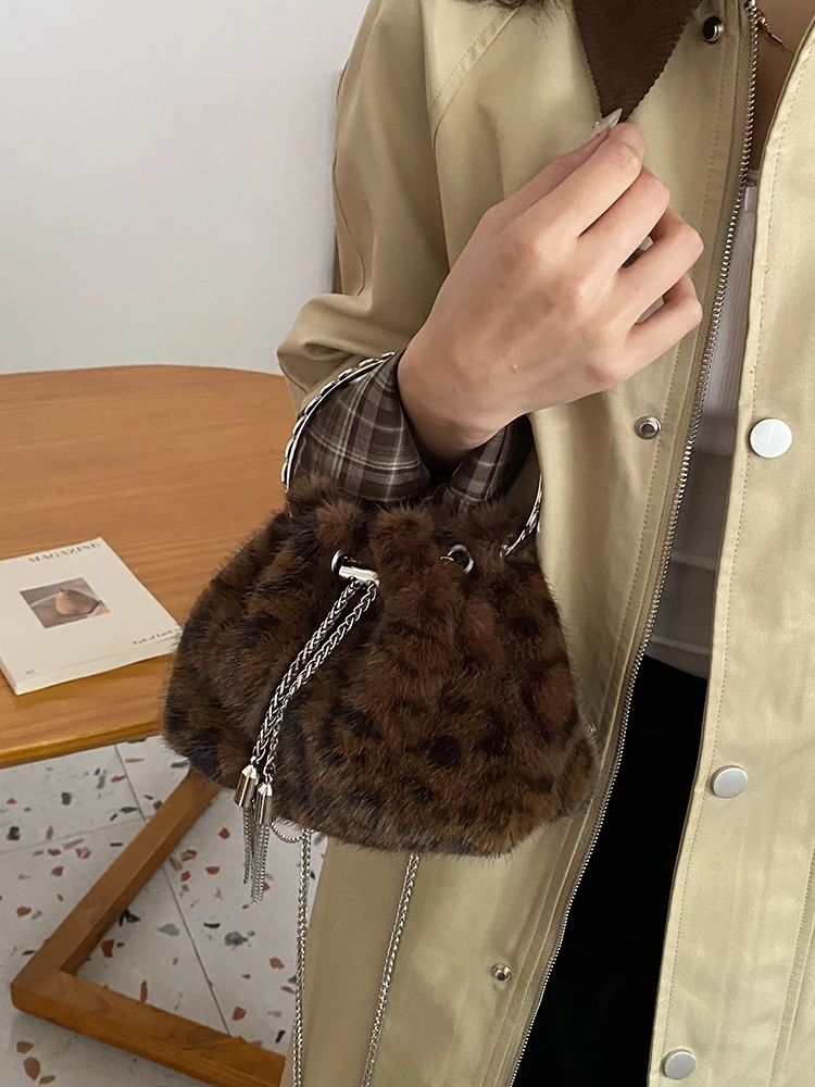 

Осенне-зимняя женская сумка через плечо с цепочкой Faion, высококачественная текстура, новинка 2025 года, повседневная простая молодежная сумка