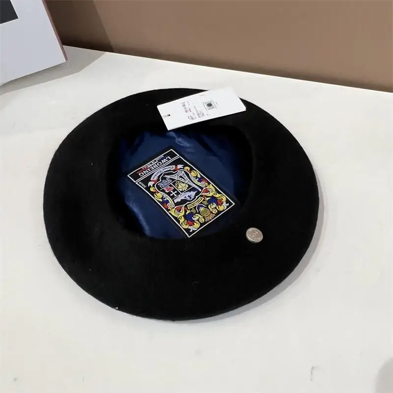 Spanish Wool Beret Women\'s Elegant French Painter Cap Badge Satin Lining British Retro Stewardess Cap