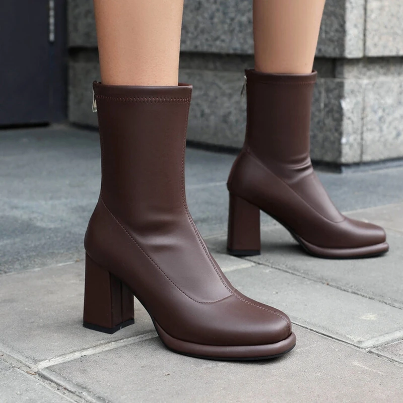 

REAVE CAT Boot Женские противоскользящие туфли на массивном каблуке 1,5 см, большой размер 48, черные ботинки до середины икры из искусственной кожи на платформе с молнией сзади