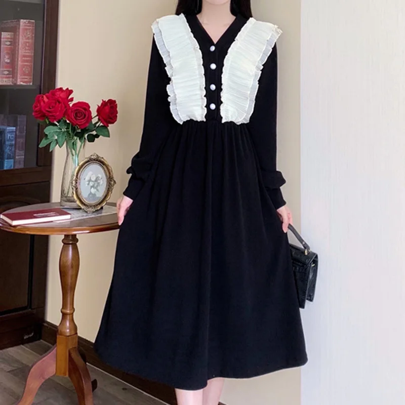 

korean Long Sleeve elastic waist lace stitching Leisure Ladies black dresses autumn winter thicken corduroy Dress Women Vestido