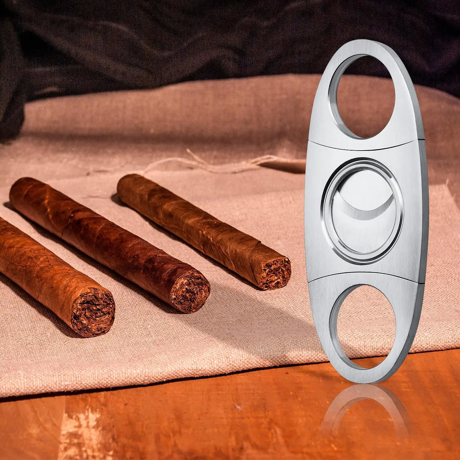 

Stainless steel double-edged cigar shears Modern simple cigar scissors Cigar smoking cutter cigarette scissors