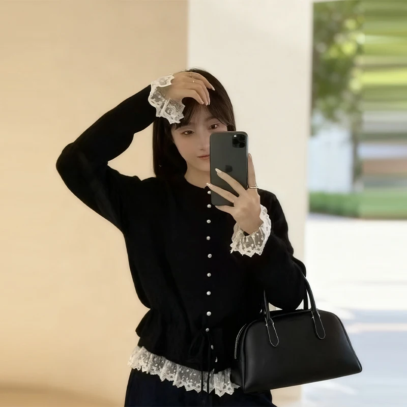 

Осенний элегантный вязаный короткий топ с кружевными манжетами, круглым вырезом и длинными рукавами, имитация жемчуга на пуговицах, весенний женский модный свитер