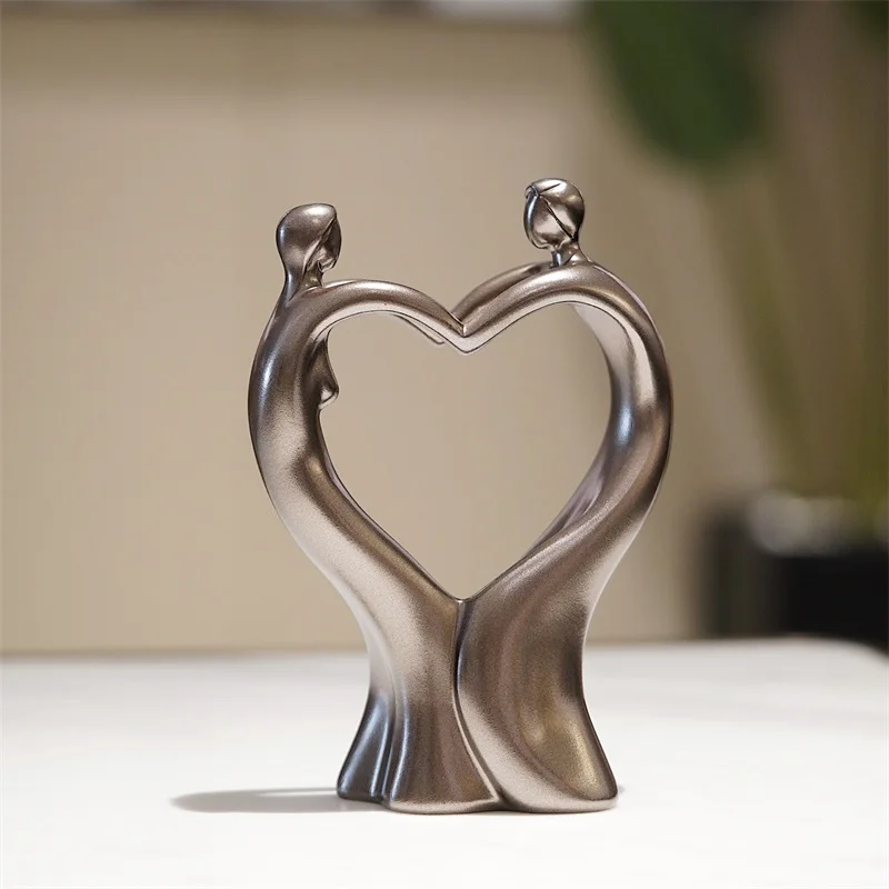 Sweet Engagement Couple Figurine Heart Shaped Resin Honeymoon Lovers Miniature Wedding Ornament Craft Gift for Valentine's Day