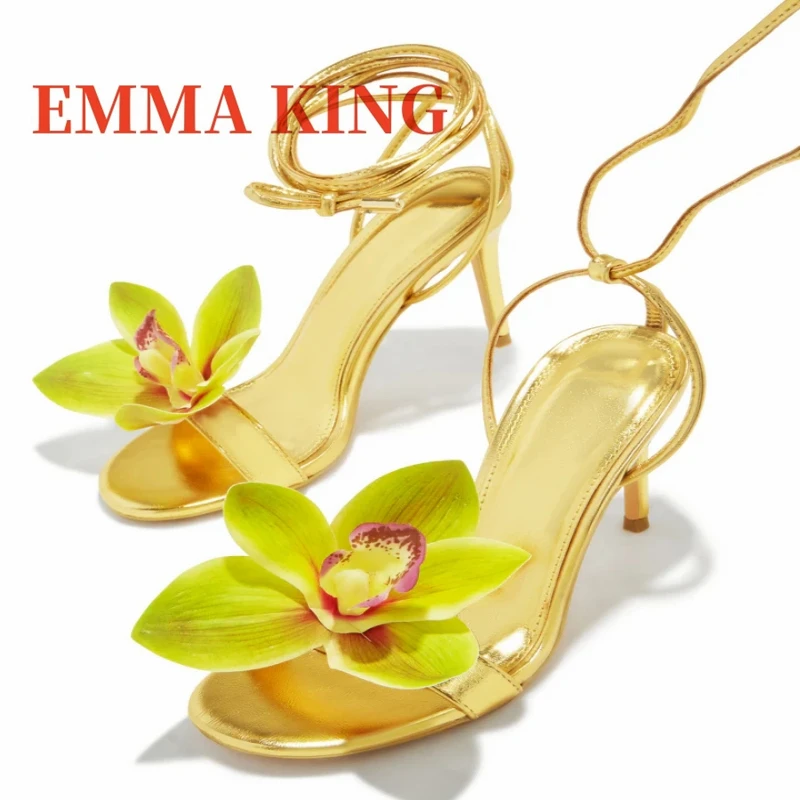 

Женские летние сандалии на шнуровке с нежным цветком, новые трендовые сандалии на шпильке, 2025 г., женские свежие стильные туфли с открытым круглым носком