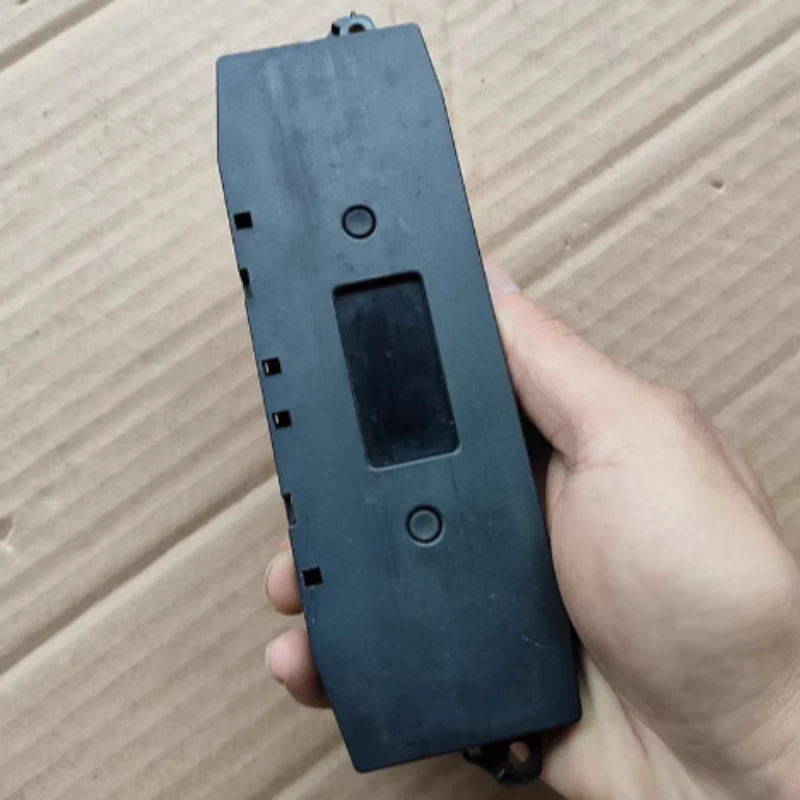 

1 шт. для Peugeot 207 12 лет, механическая коробка передач 1,4, центральное управление, электронные часы, экран, детали для демонтажа