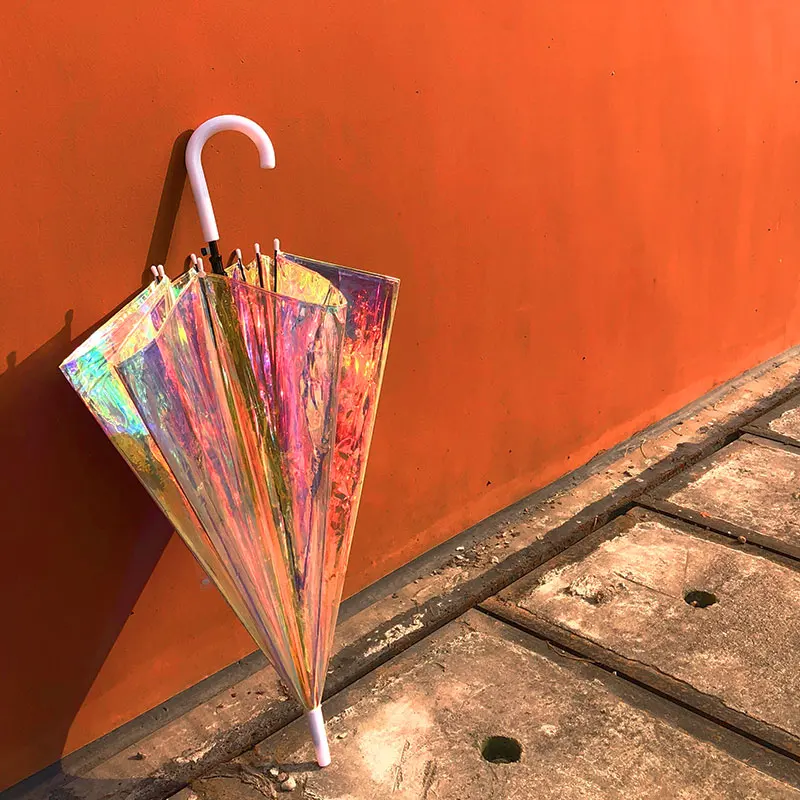 مظلة مطر ليزر شفافة من الألياف بمقبض طويل مقاومة للرياح على شكل عظمة قوس قزح من مادة PVC للمعيشة المنزلية