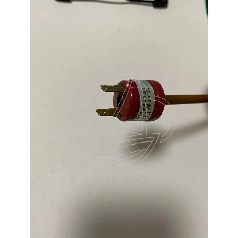 

YK-4.6/3.8 Pressure Controller, OFF 4.6Mpa ON 3.8Mpa, 250V 3A Pressure Switch