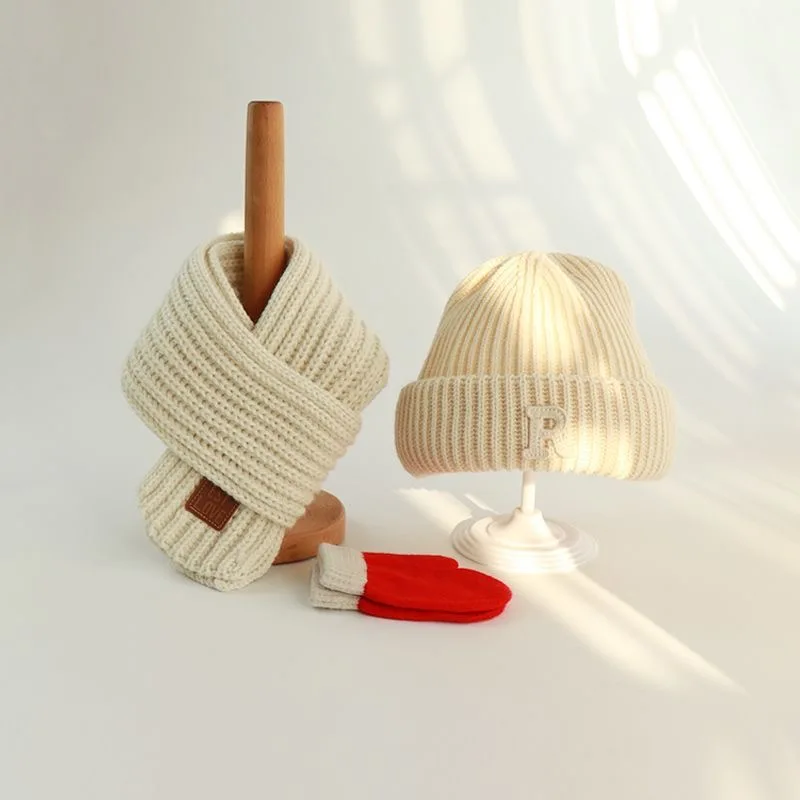 Gorro de lana tejido para niños, modelos de otoño e invierno, gorro para la cabeza, bufanda para bebé, gorro de piel de melón cálido para invierno, hombres y niñas con marea