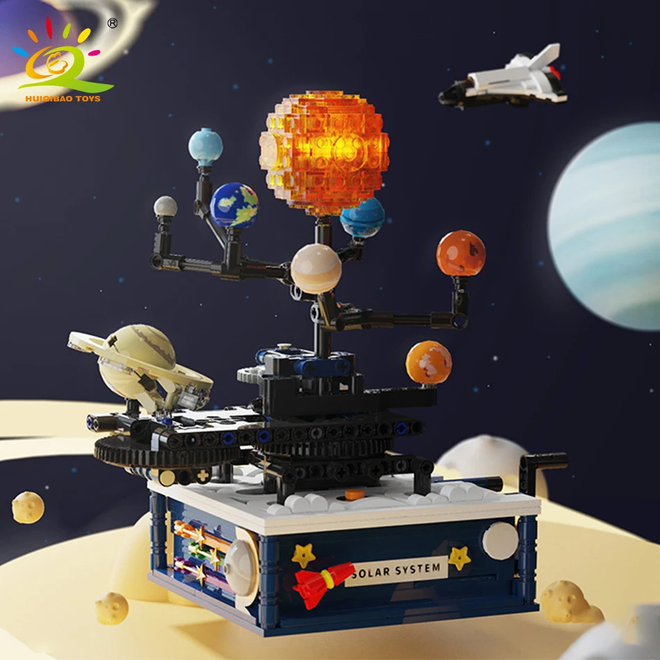 

HUIQIBAO 775PCS Rotating Solar System Space Model Building Blocks City Aerospace Space Station Astronaut Bricks Toys Children