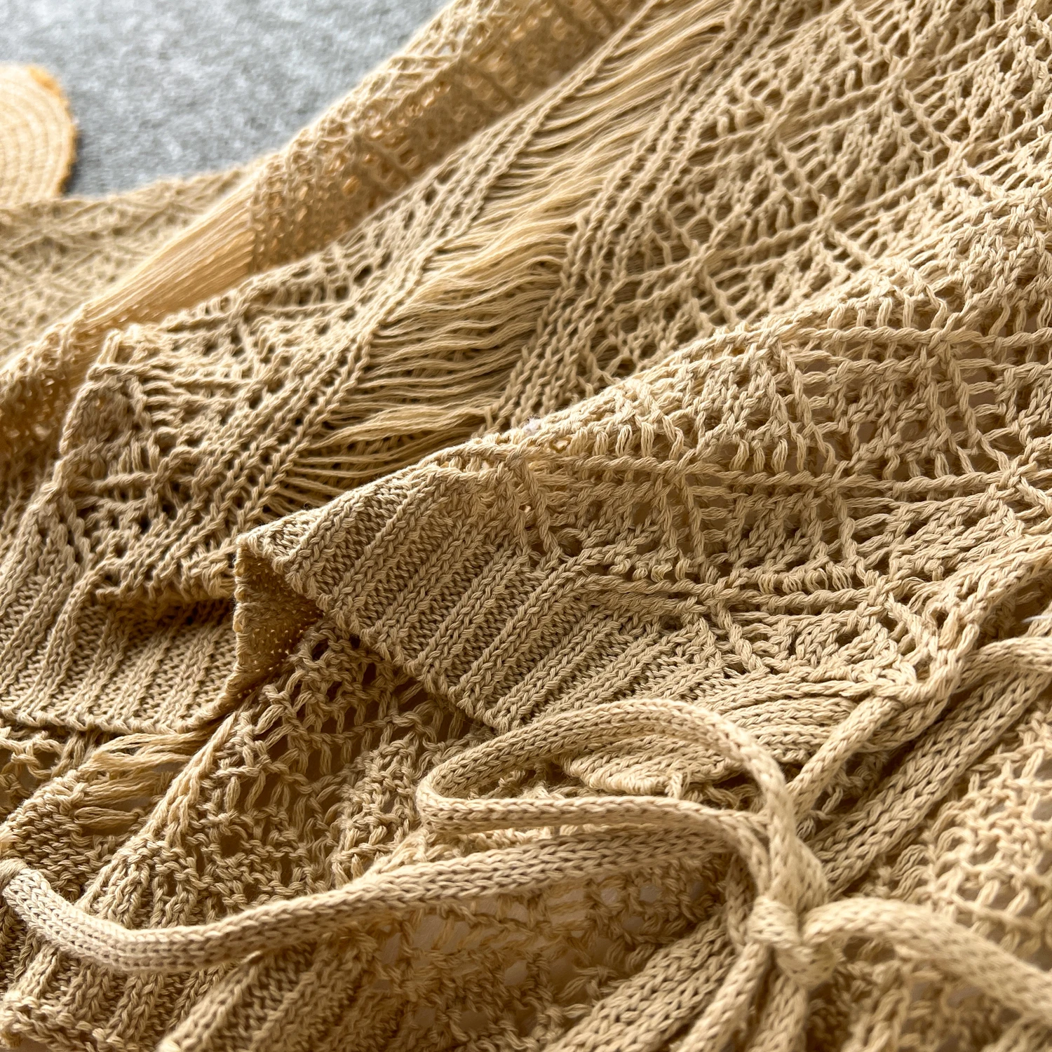 2025 herbst Am Meer Urlaub Strand Cover-up frauen Böhmischen Hohl Trompete Hülse Oberbekleidung Gestrickte Sonnenschutz Shirt Top