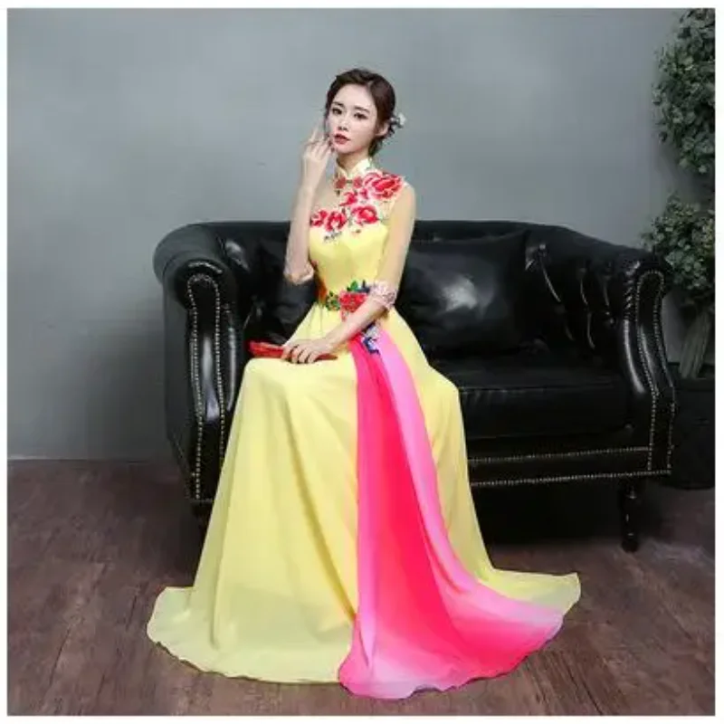 

2026 Spring Oriental Dress Cheongsam Woman Evening dress Chinese Long Chi Pao Embroidered Stage