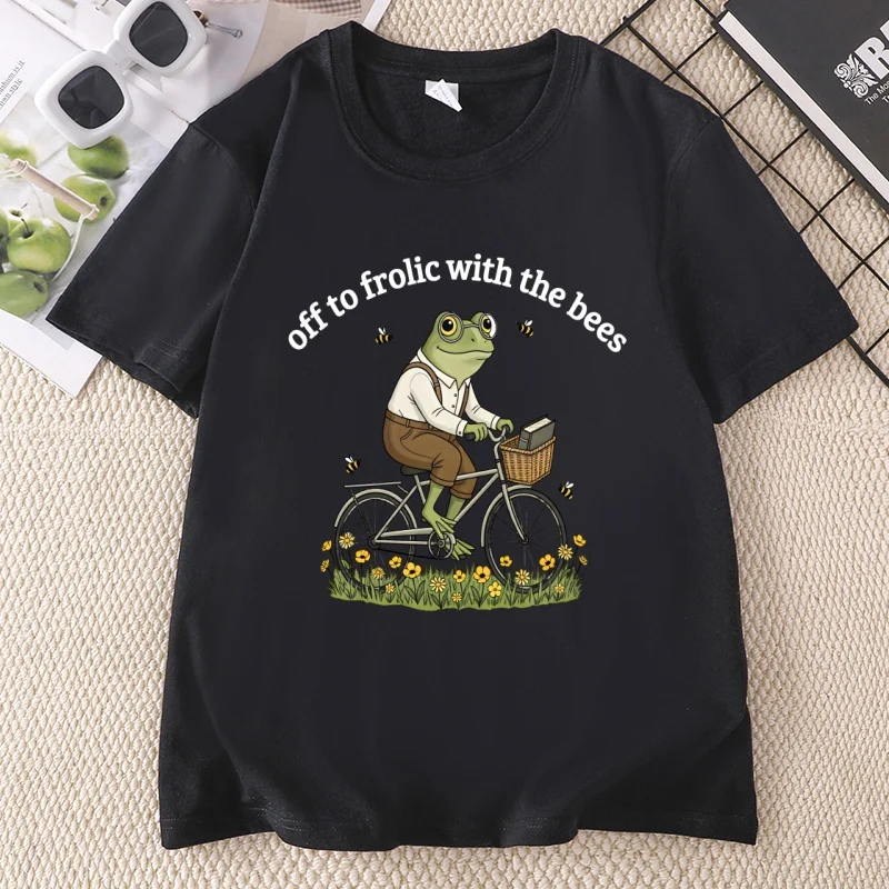 Funny Bee Frog T-Shirt Cottagecore Beekeeper Honeybee Tee Men Women Cotton Short Sleeve Roun Neck T Shirts Woman Clothing