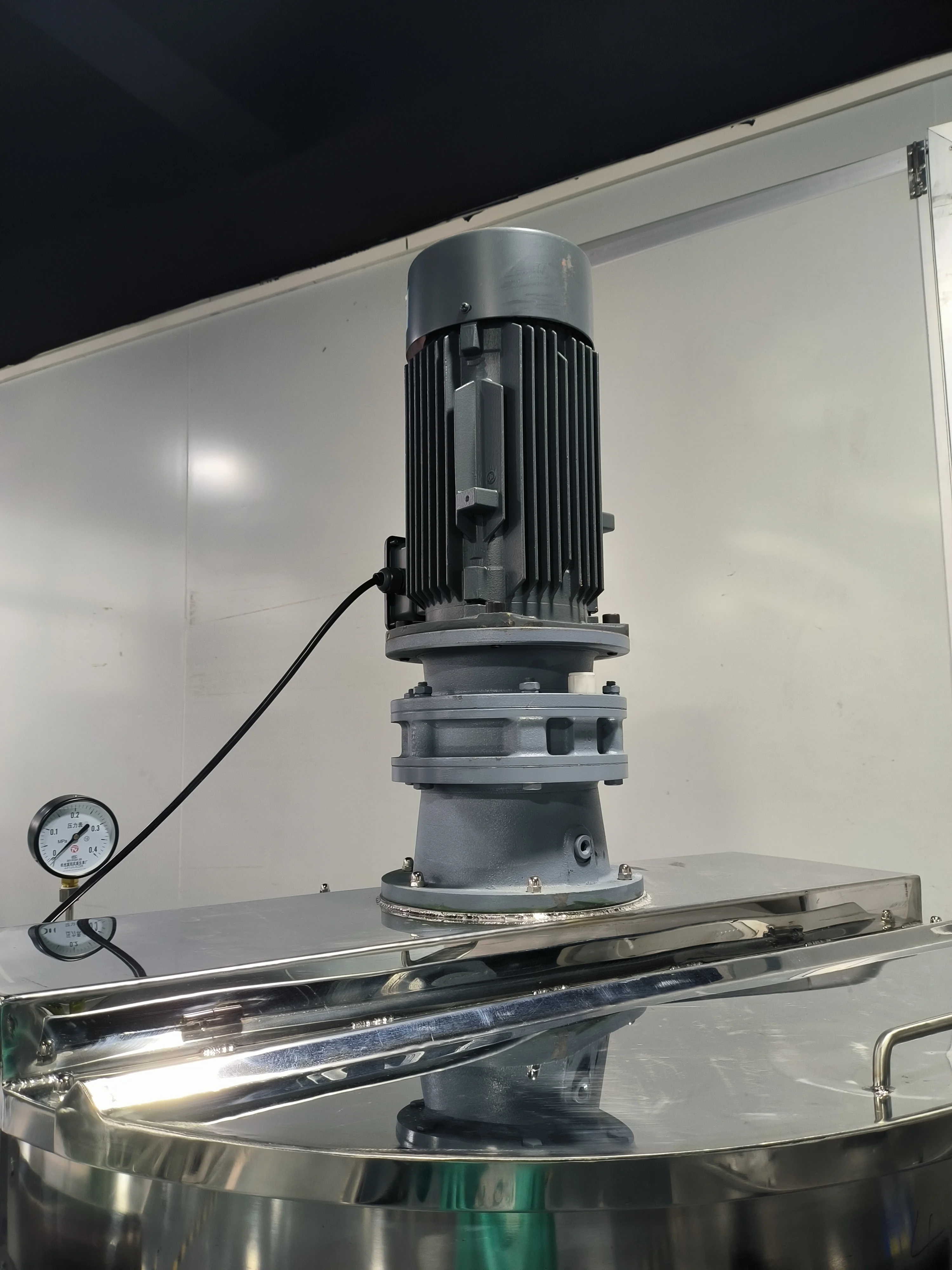 Support Customized Best Price High Quality Movable Electric Heating Stainless Steel Mixing Tank With Agitator Homogenizer