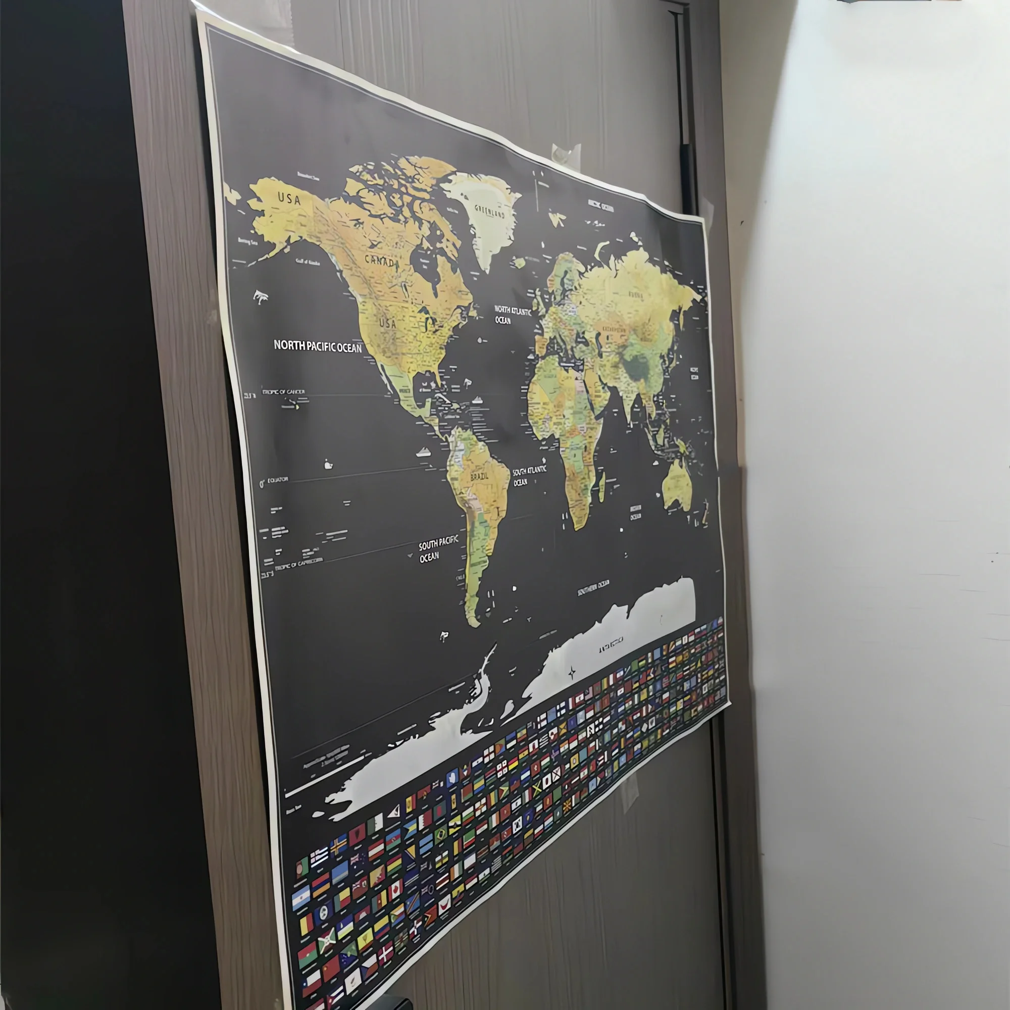 Deluxe Scratch MapssS Gold Foil Travel Tracker Atlas Gift for Traveler Family Bucket List Vacation Memory Cartography Home Decor