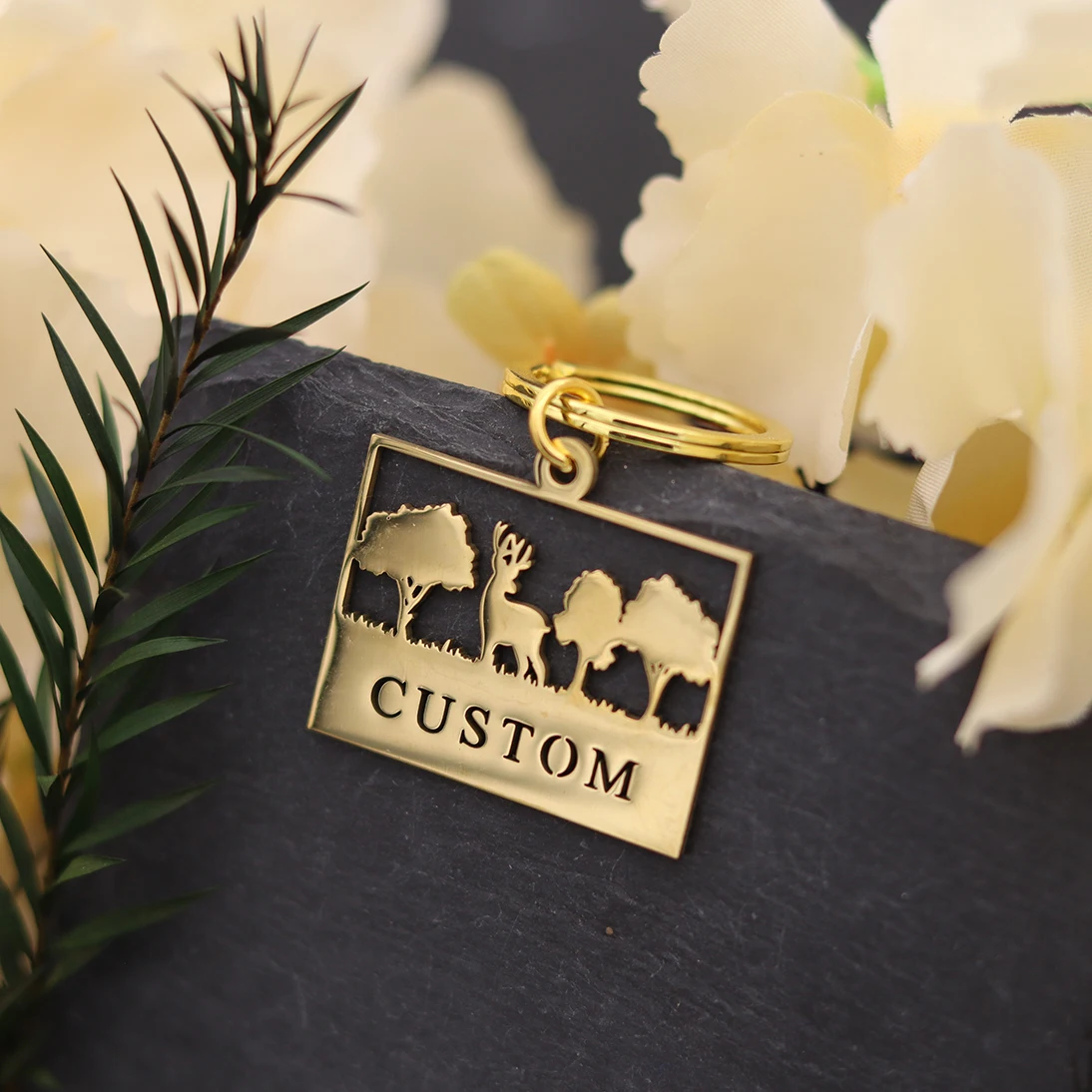 QIAMNI милые рождественские брелки с лесным лосем, персонализированный брелок из нержавеющей стали с индивидуальным именем, брелок с именной табличкой пятнистого оленя и животного