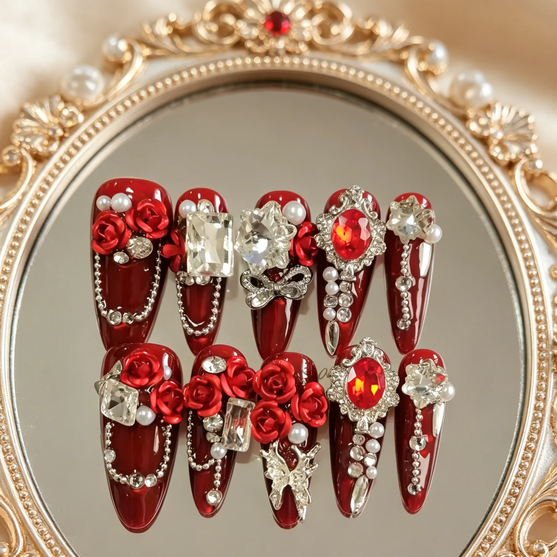 10 Pieces of Hand Pressed Almond Shaped Nails, Beautiful Fake Nails, Luxurious Retro Gothic Roses, Suitable for Women to Use