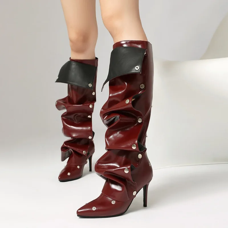 Новые плиссированные черно-белые длинные ботинки с заклепками, модные складные двухсторонние женские ботинки с острыми концами для отпуска и поездок на работу, размеры 34–46