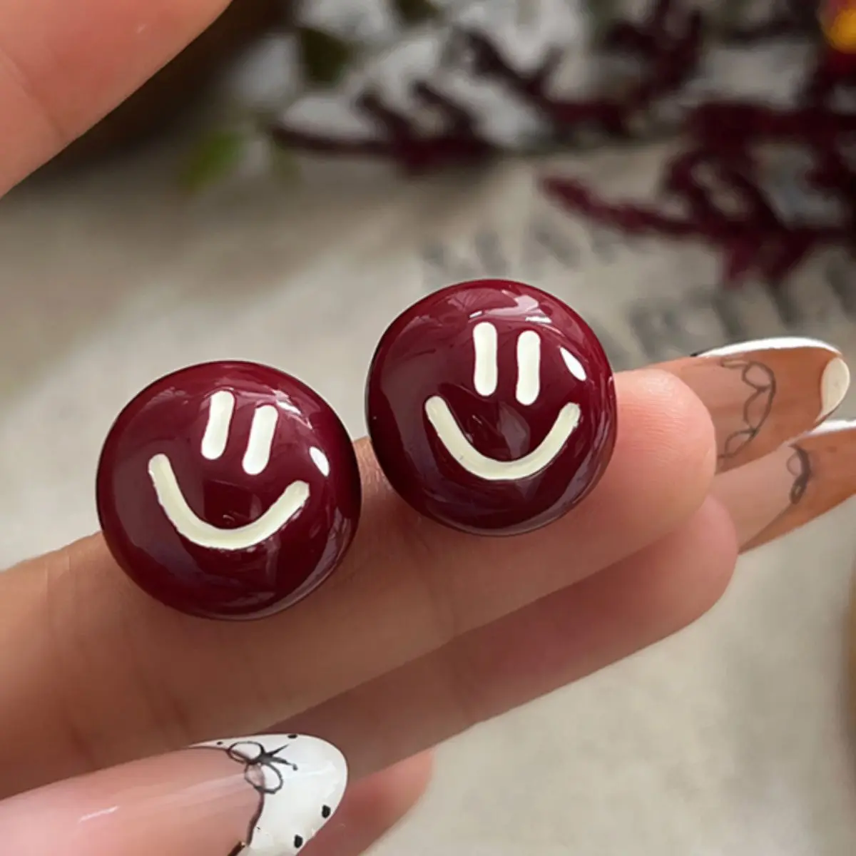 Wine Red Round Happy Face Stud Earrings Small Sweet Cute Smile Pattern Fashion Aesthetic Jewelry Gift for Women Girls Daily Wear