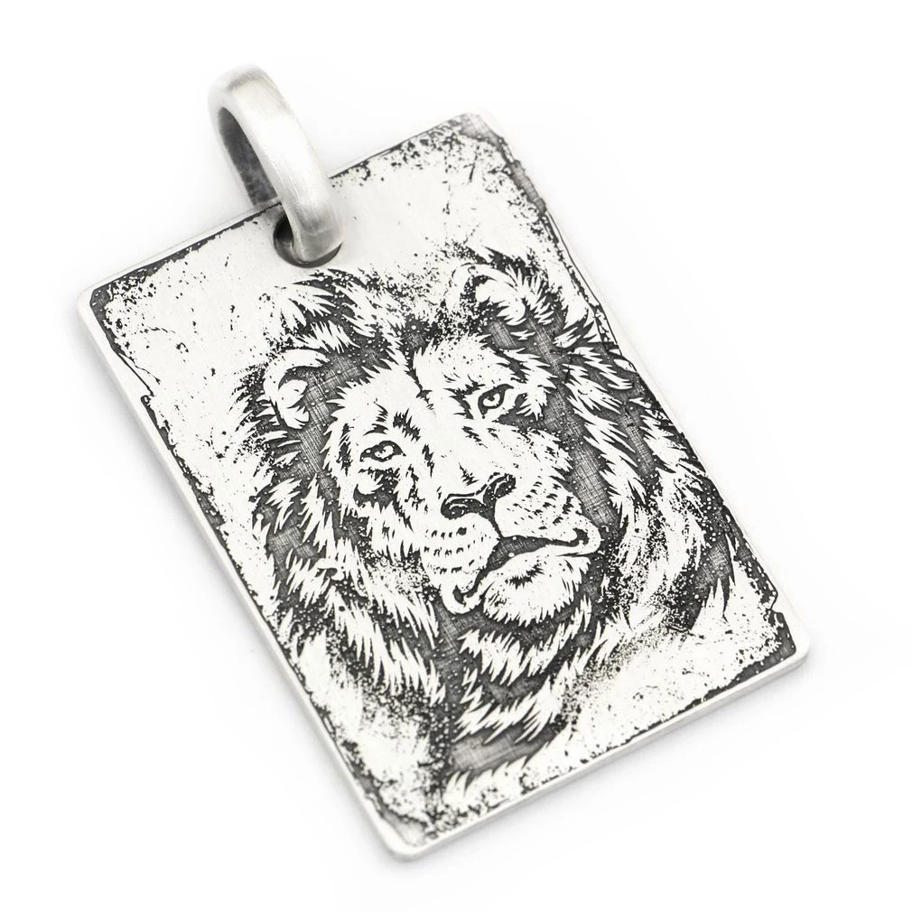 

Detail Deep Engraved 925 Sterling Silver Lion King Pendant 9X003