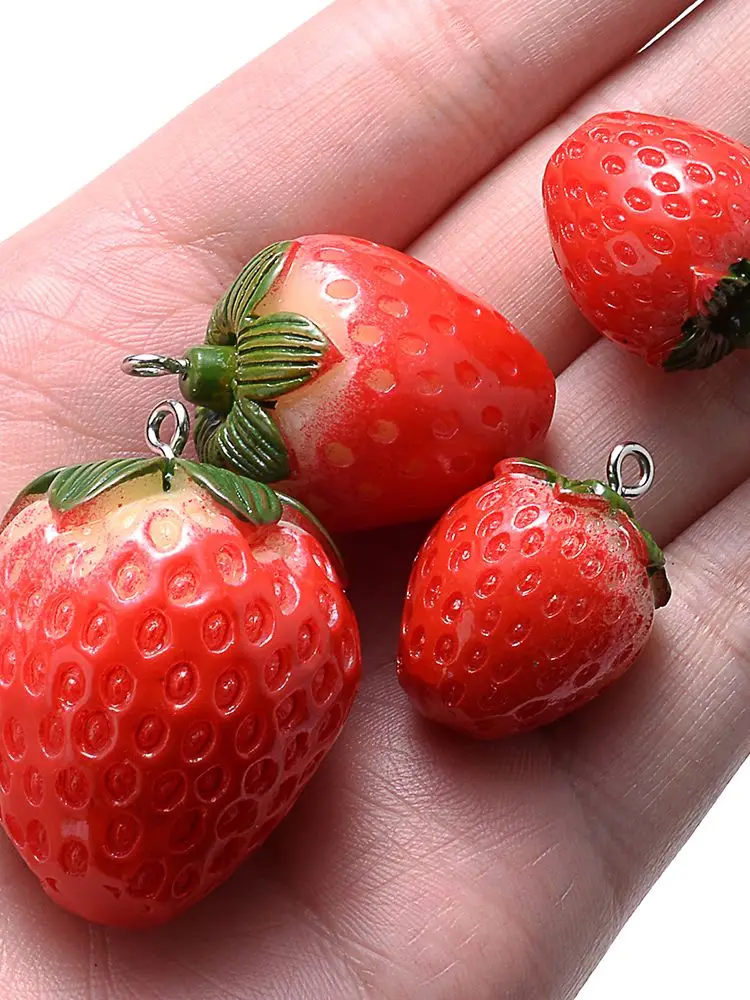 5 sztuk 5 rozmiarów truskawkowe wisiorki czerwona żywica Charms wisiorek na materiały do wyrobu biżuterii DIY kolczyki akcesoria naszyjnikowe — zdjęcie 2