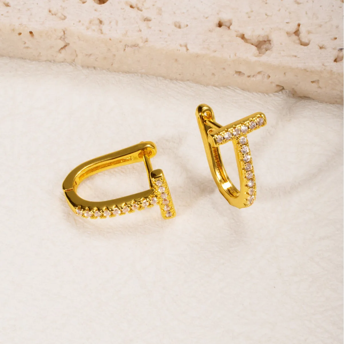 European and American cross-border T-shaped diamond-encrusted ear buckle trend ins cold wind super fairy fashion versatile forei