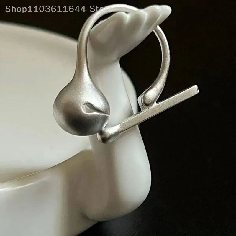 خاتم سمكة خشبي قابل للضغط بتصميم إبداعي لتخفيف التوتر خواتم فضية اللون بسيطة للنساء مجوهرات هدايا أعياد الميلاد