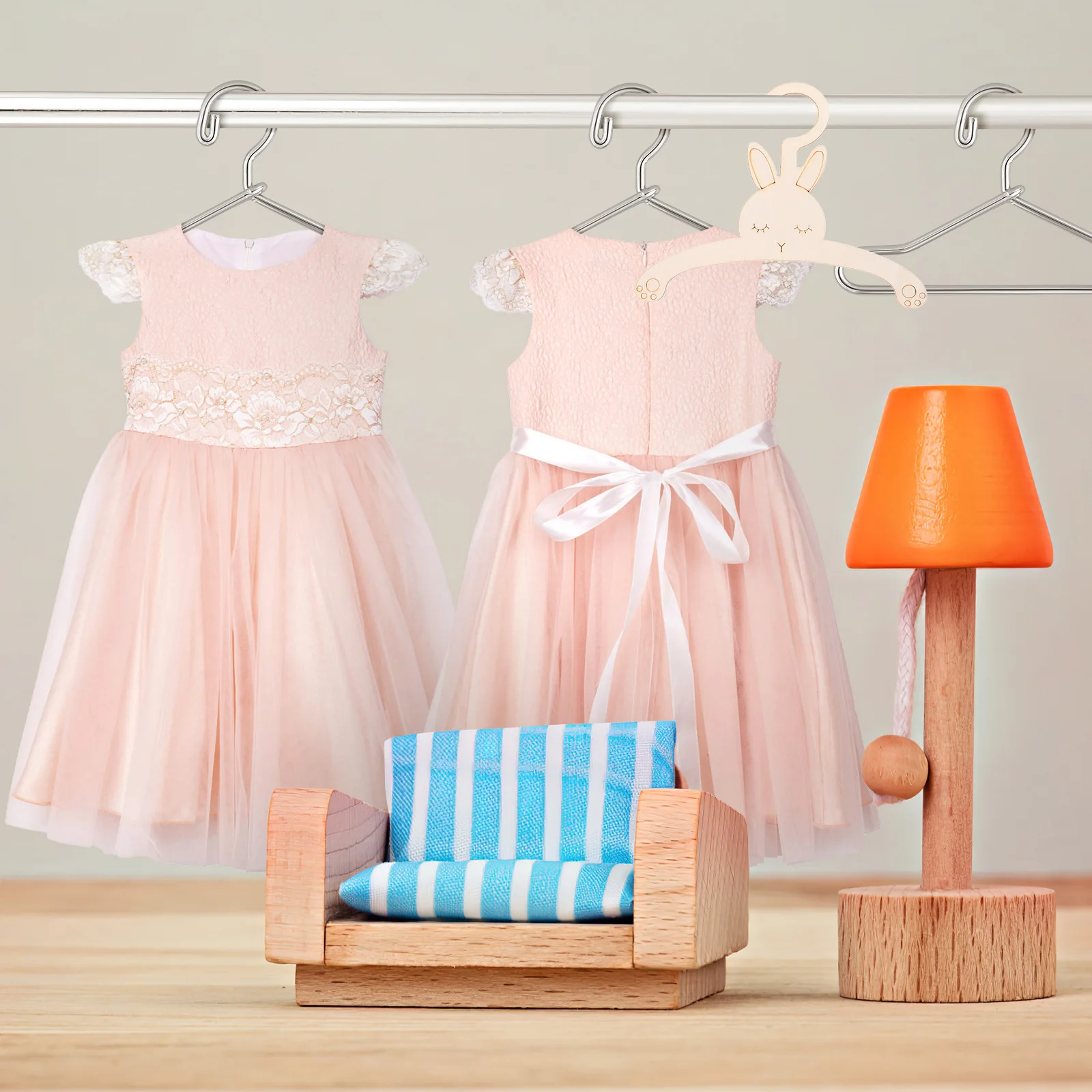 

5pcs Rabbit Wooden Bear Clothing Hanger Kids Clothing Hangers For Baby Closet Storage Nursery Room Organizers Children Hangers