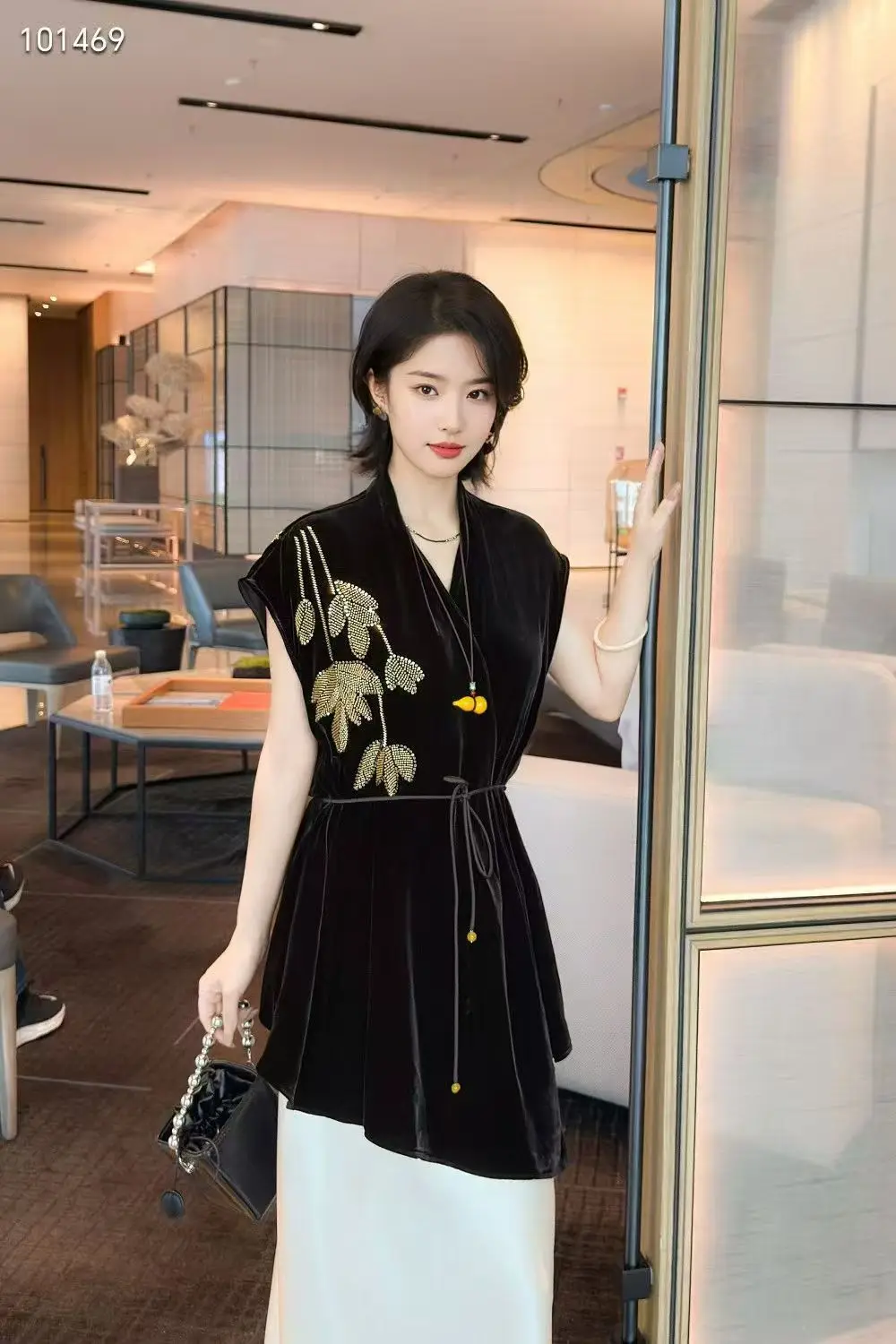 Primavera y otoño nuevo cuello en V seda + tela de terciopelo posicionamiento exquisito bordado de lentejuelas + cinturón dobladillo Irregular chaleco de mujer M-XXL