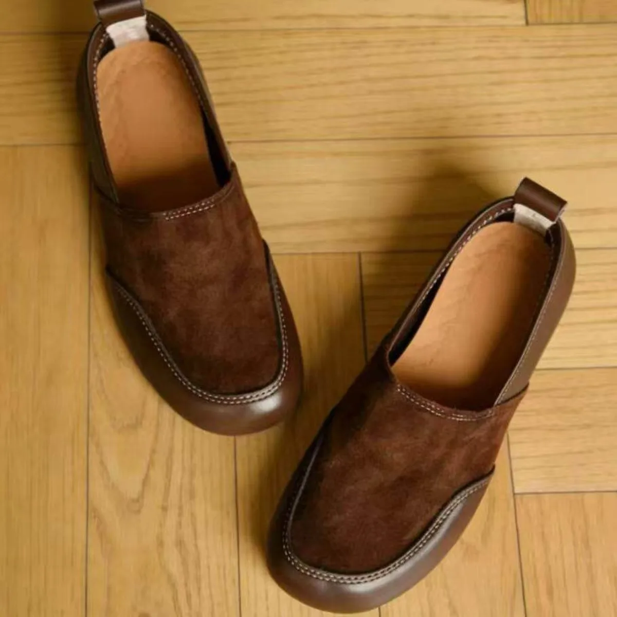 

Women Brown Leather Loafers Round Toe Flat Deep Mouth Soft Sole Soft Upper Footwear for Spring Autumn 2026