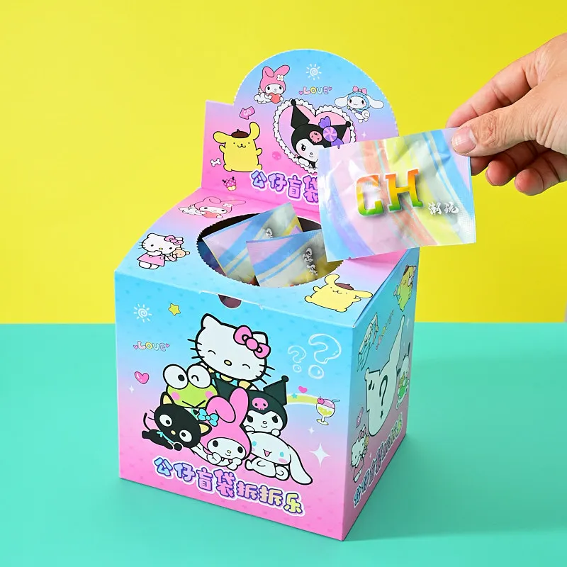 Neue 32 stücke Sanrio Labubu Familie Blind Box Schlüsselanhänger Anime Peripherie Produkte Action Spielzeug Figur Kawaii Figur Puppe Kinder Geschenke