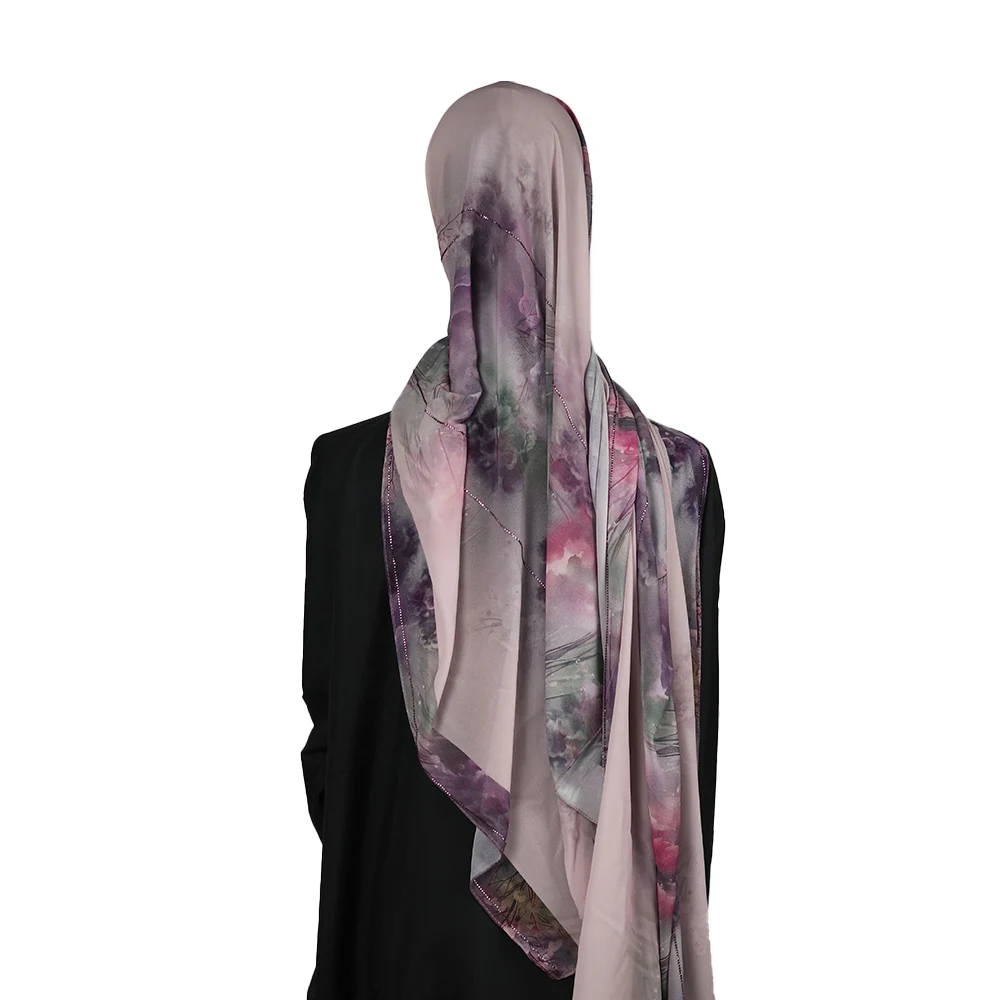 Luxuriöser Hijab mit Strassbesatz, rosa Aquarell-Berg-Design auf weichem Chiffon, butterweicher Kopfbedeckung ​