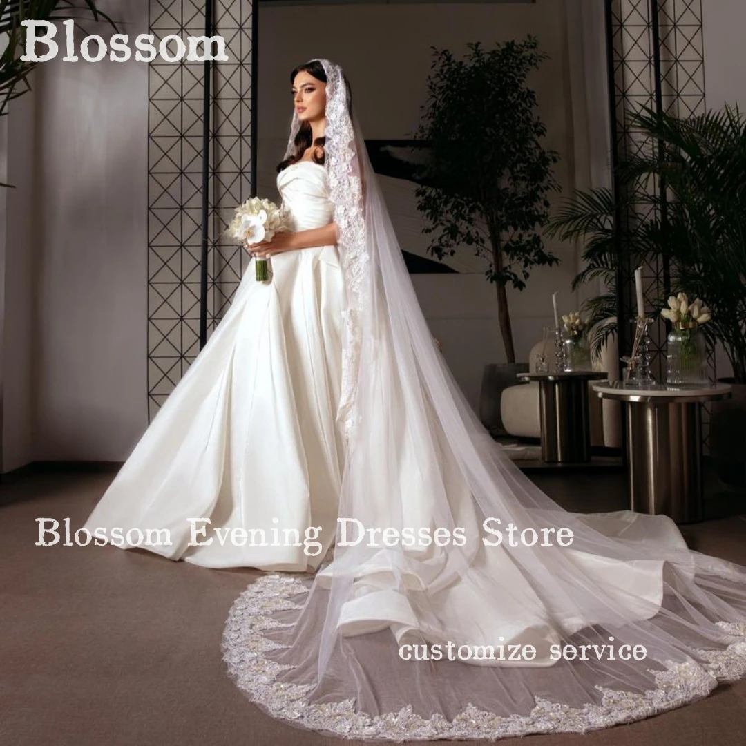 

Strapless Soft Satin Wedding Dresses Ball Gown Long Tail Appliques Lace Veil High-end Custom Bridal Dress Marriage Party Gowns