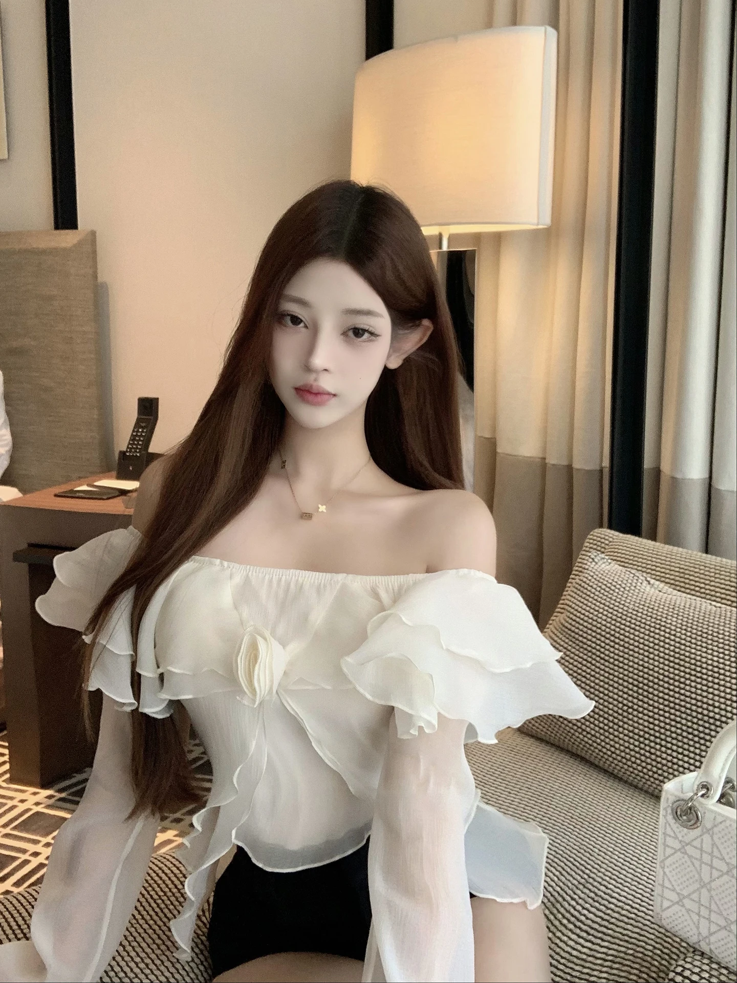 

Новое женское платье макси Luna с одним открытым плечом, кружевом, длинными рукавами, цветочным принтом, светло-бежевое, весенняя коллекция