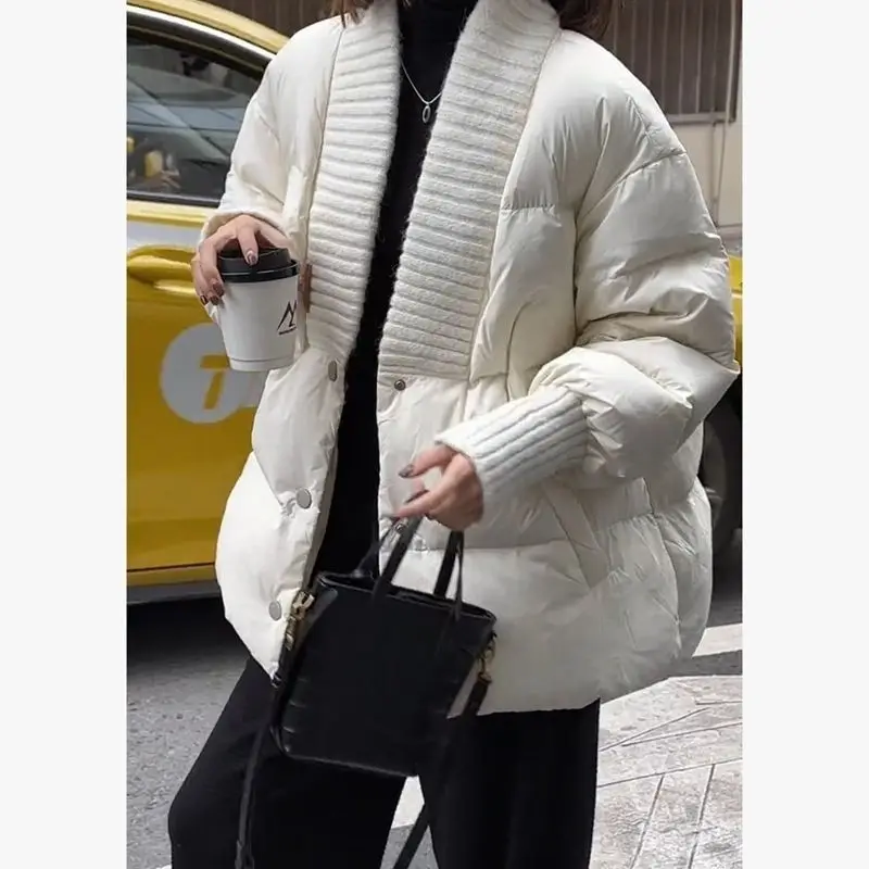 سترة شتوية قصيرة بيضاء جديدة من القطن سترة قطنية فضفاضة بأكمام طويلة 2025